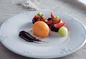 Amanida de fruites amb sorbet de mandarina